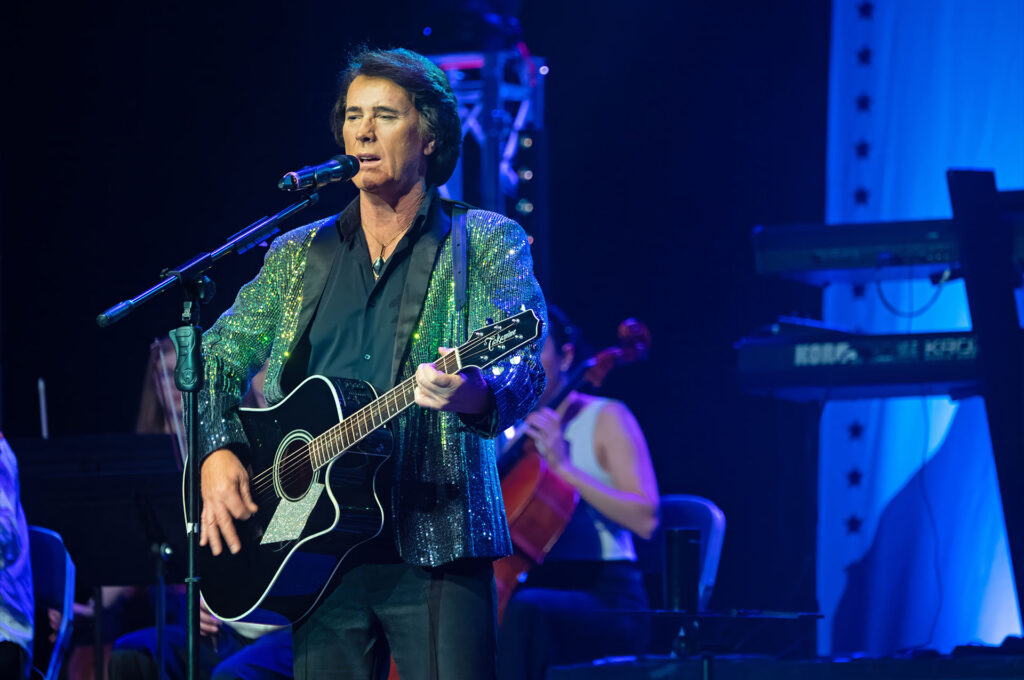 It’s a Beautiful Noise: Orchestral Tribute to Neil Diamond Comes to Southend
